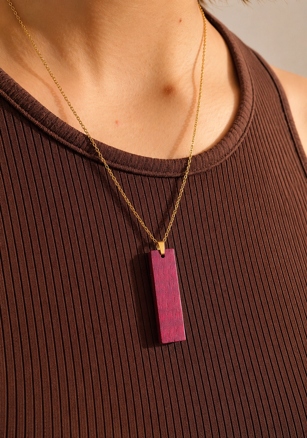 Image d'un pendentif monolithe bordeau